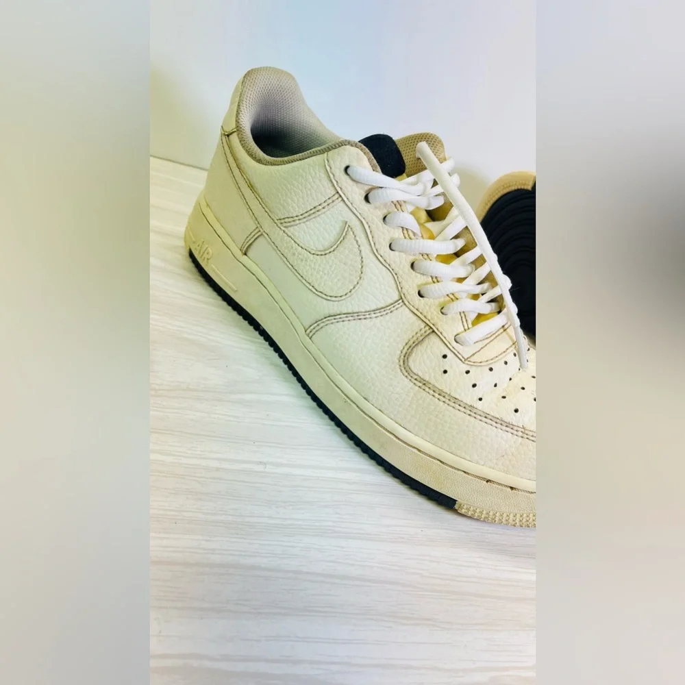 Nike  Air Force 1 low Cream/black Men’s Size US 8 #A02409-100